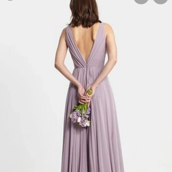 Gown - Picture 5 of 5